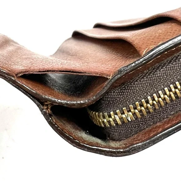 SOLD! Louis Vuitton Porte Papier Passport Wallet - Picture 10 of 16